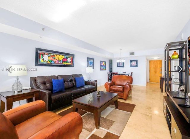 1200 Brickell Bay Dr 1509, Miami, FL 33131