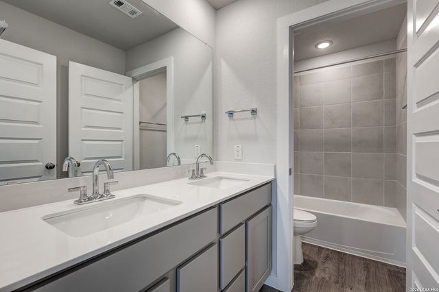 5526 Franklin Hills, Von Ormy, TX 78073