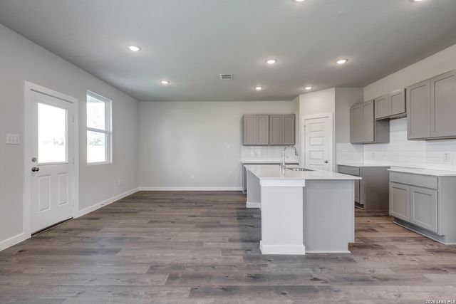 5526 Franklin Hills, Von Ormy, TX 78073