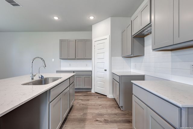 5526 Franklin Hills, Von Ormy, TX 78073