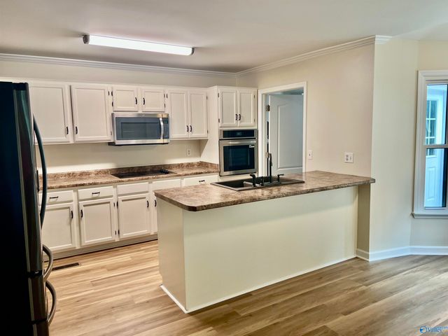 2301 Shady Grove Lane SW, Decatur, AL 35603