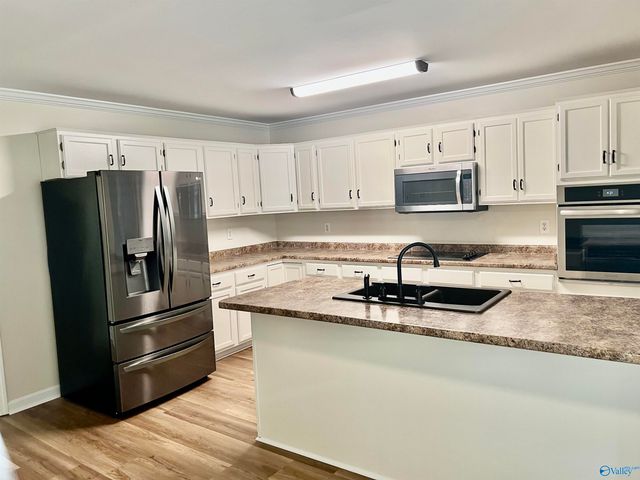 2301 Shady Grove Lane SW, Decatur, AL 35603