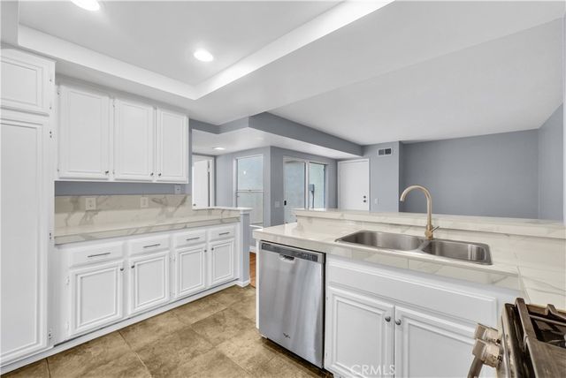 4 Wellesley, Irvine, CA 92612