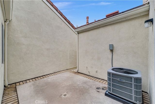 4 Wellesley, Irvine, CA 92612