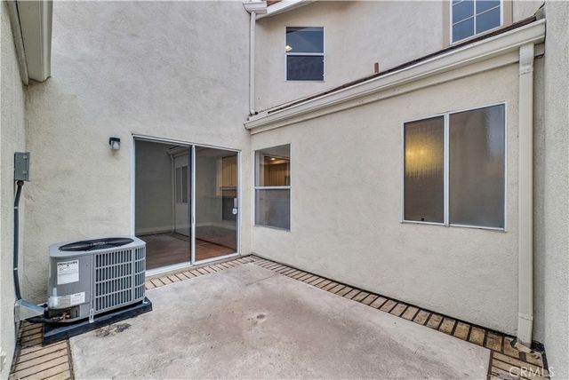 4 Wellesley, Irvine, CA 92612