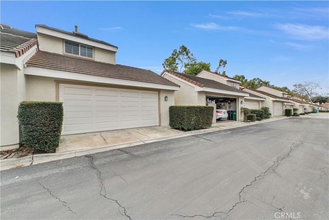 4 Wellesley, Irvine, CA 92612