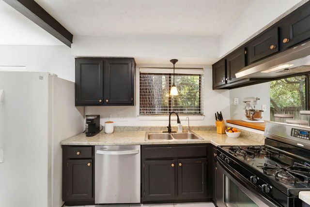 19 Tremont Woods Court, The Woodlands, TX 77381