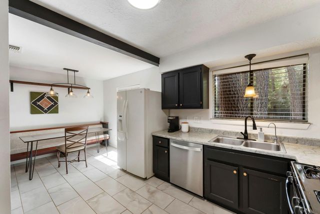 19 Tremont Woods Court, The Woodlands, TX 77381