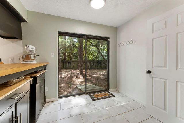 19 Tremont Woods Court, The Woodlands, TX 77381
