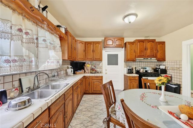 1131 Echo Park Ave, Los Angeles, CA 90026