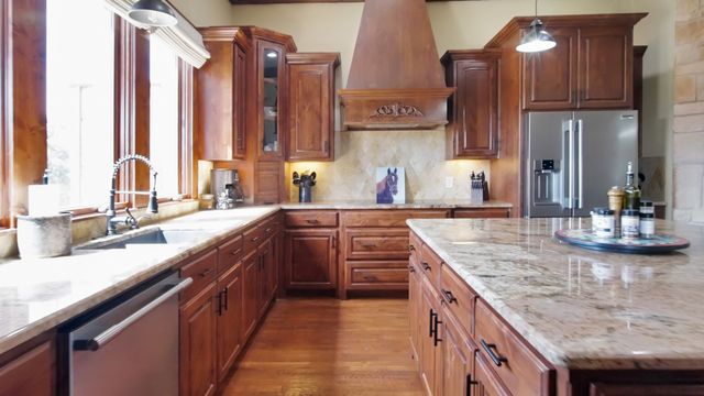 7421 Dawn Avenue, Pilot Point, TX 76258