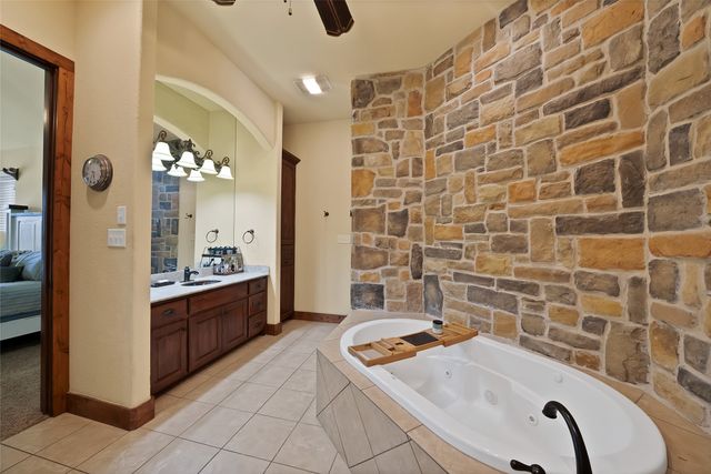 7421 Dawn Avenue, Pilot Point, TX 76258