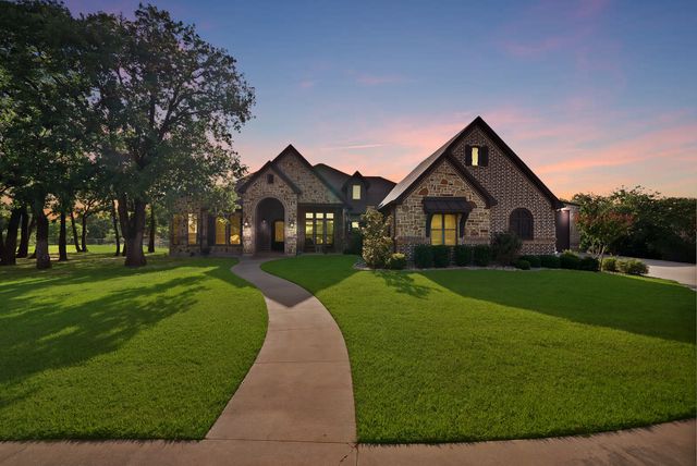 7421 Dawn Avenue, Pilot Point, TX 76258