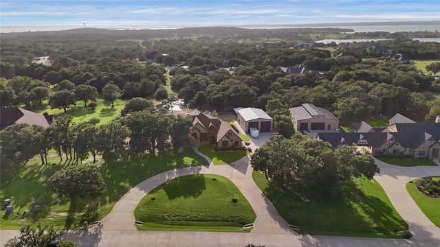 7421 Dawn Avenue, Pilot Point, TX 76258