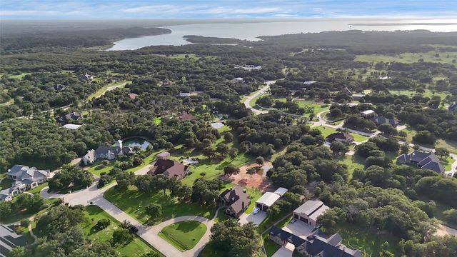 7421 Dawn Avenue, Pilot Point, TX 76258