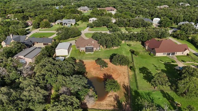 7421 Dawn Avenue, Pilot Point, TX 76258
