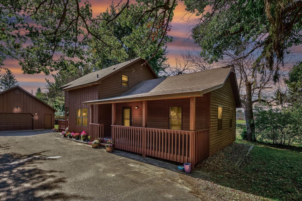 500 County Road B2 W, Roseville, MN 55113