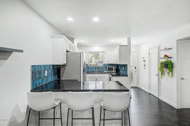 6721 E MC DOWELL Road 325B, Scottsdale, AZ 85257