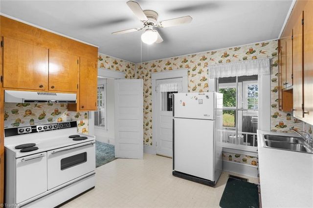 106 Sunset Drive, Boonville, NC 27011