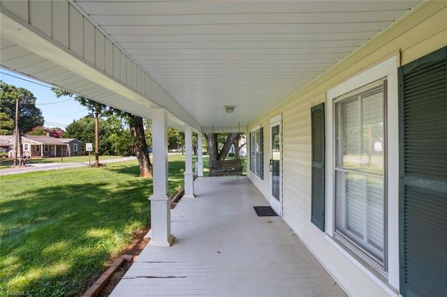 106 Sunset Drive, Boonville, NC 27011
