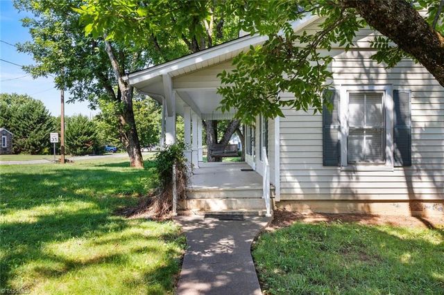 106 Sunset Drive, Boonville, NC 27011