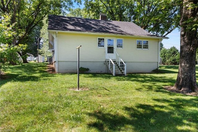 106 Sunset Drive, Boonville, NC 27011