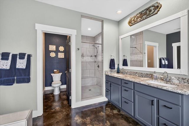 114 Lakewood Road, Trinidad, TX 75163