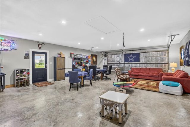 114 Lakewood Road, Trinidad, TX 75163