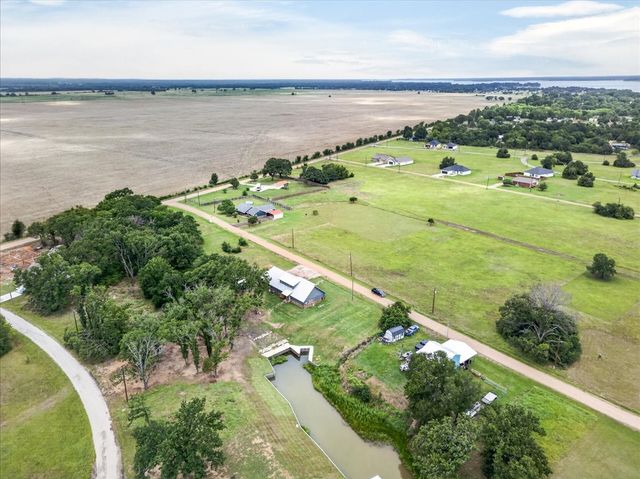 114 Lakewood Road, Trinidad, TX 75163