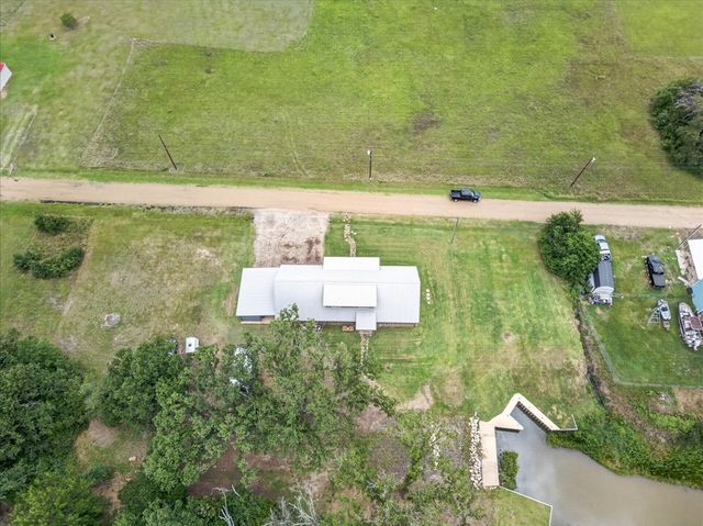 114 Lakewood Road, Trinidad, TX 75163
