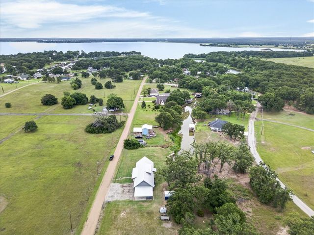 114 Lakewood Road, Trinidad, TX 75163