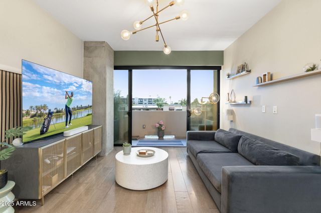 2300 E CAMPBELL Avenue 218, Phoenix, AZ 85016