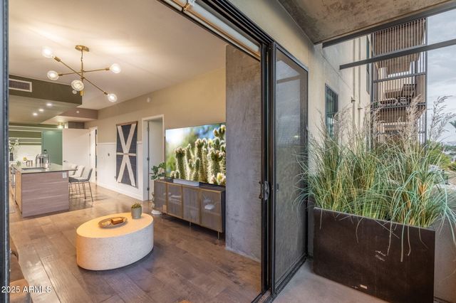 2300 E CAMPBELL Avenue 218, Phoenix, AZ 85016