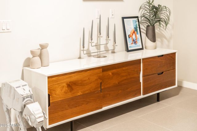 2300 E CAMPBELL Avenue 218, Phoenix, AZ 85016