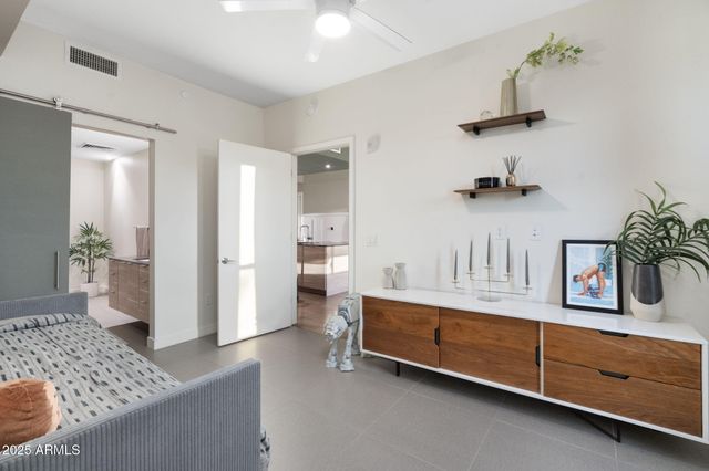 2300 E CAMPBELL Avenue 218, Phoenix, AZ 85016