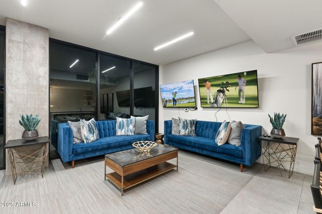 2300 E CAMPBELL Avenue 218, Phoenix, AZ 85016