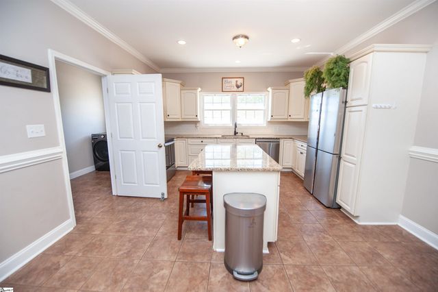 450 Meadow Road, Inman, SC 29349