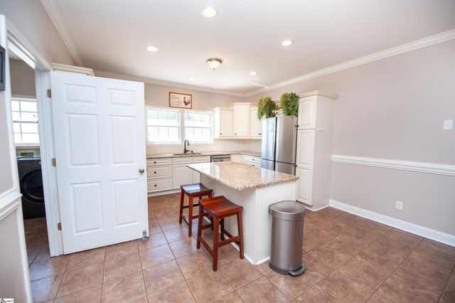 450 Meadow Road, Inman, SC 29349