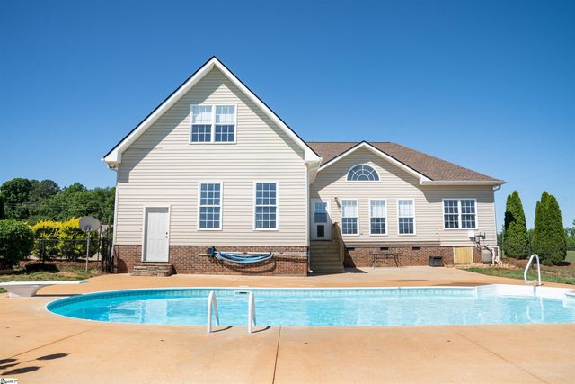 450 Meadow Road, Inman, SC 29349