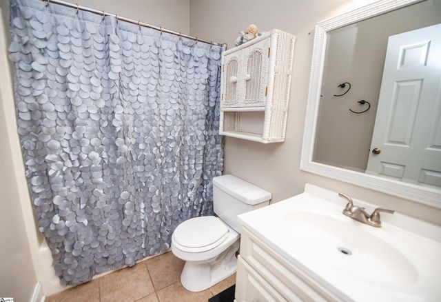 450 Meadow Road, Inman, SC 29349