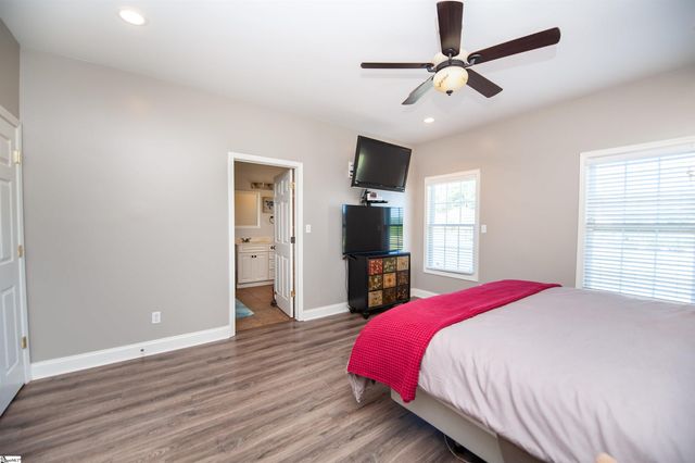 450 Meadow Road, Inman, SC 29349