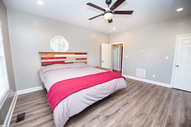 450 Meadow Road, Inman, SC 29349