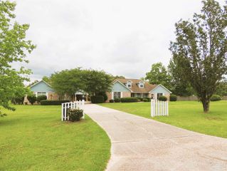820 Molino Meadows Ct, Molino, FL 32577