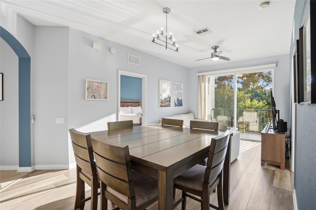 Image 18 of property listing at 4114 BREAKVIEW DRIVE 20802, Orlando, FL 32819