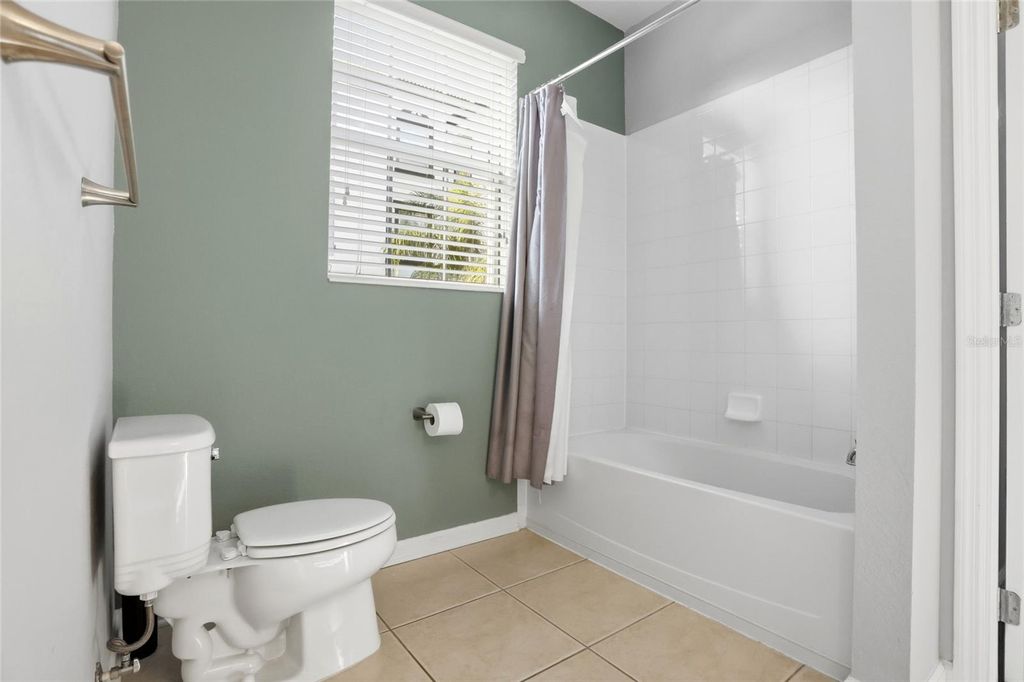 Image 28 of property listing at 4114 BREAKVIEW DRIVE 20802, Orlando, FL 32819