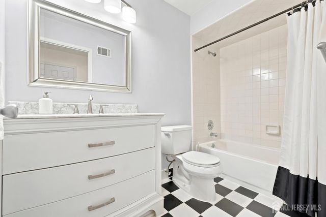 137 Redpine Loop, Old Bridge, NJ 08857