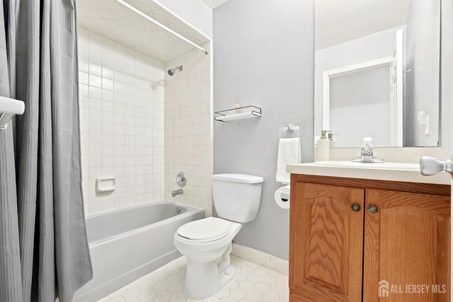 137 Redpine Loop, Old Bridge, NJ 08857
