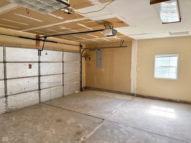 1025 Killian, Mooresville, IN 46158