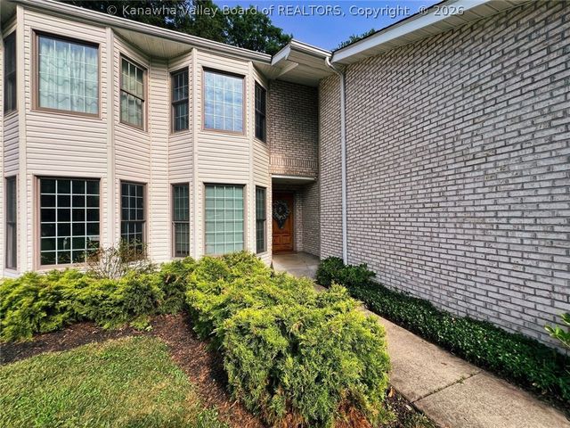 13 Cottonwood Drive, Pinch, WV 25071