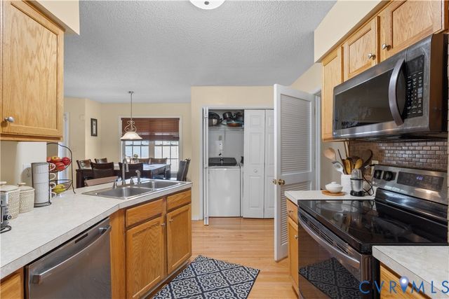6720 Southbury Ct, Henrico, VA 23231